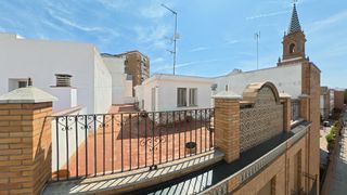 Appartamento in Calle calle condes de bustillo 11. Triana con luz propia privacidad y encanto