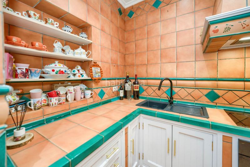 Foto 0e7c9755-2957-40ba-a238-c5b3a9411e03. Casa adossada a Benacazón