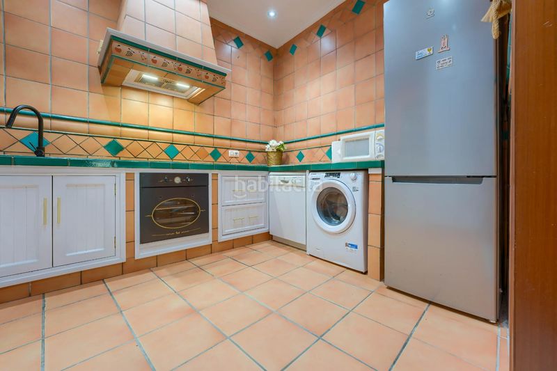 Foto a6b72831-ebe4-4261-84c0-3e43c5e5541d. Casa adossada a Benacazón