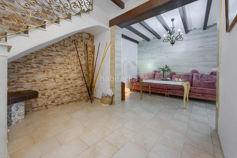 Foto e1bb6860-d7a2-4eb2-b57e-b44fe702c075. Casa adossada a Benacazón