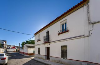 Chalet  Calle rafael oropesa 14. Te has planteado alguna vez cómo sería tu día a día en un pueblo