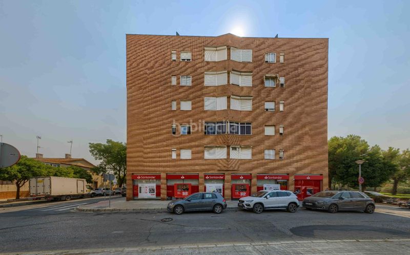 Foto 1ce61fb6-3dc4-41fb-8c29-4eead09f63b8. Pis a avenida edificio malaga 1 a colores - entreparques Sevilla