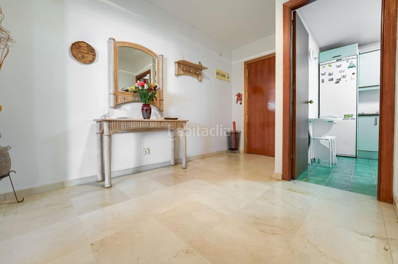 Foto 68210a5f-a815-4719-9819-85b7bfc17b1c. Pis a avenida edificio malaga 1 a colores - entreparques Sevilla