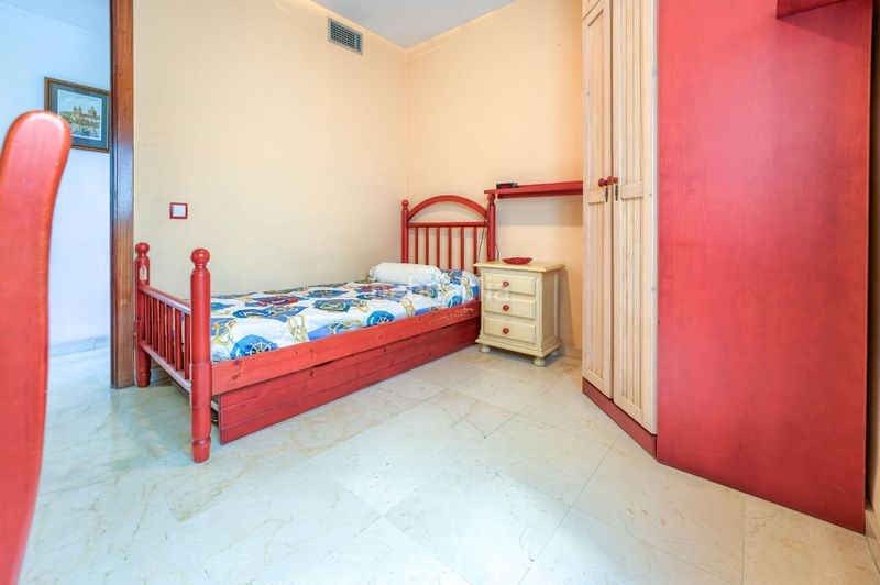 Foto 82a7151c-247f-4c98-9ceb-2b54bdd4aa47. Pis a avenida edificio malaga 1 a colores - entreparques Sevilla