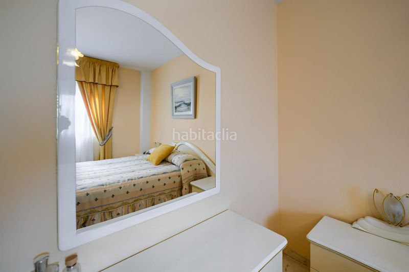 Foto d01e5054-6522-41f0-ab4b-8fbe031f04e2. Pis a avenida edificio malaga 1 a colores - entreparques Sevilla