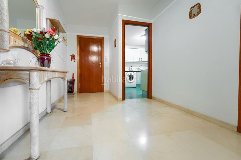 Foto e7dc3a32-fbc7-4d19-83a9-4912ba83d8ab. Pis a avenida edificio malaga 1 a colores - entreparques Sevilla