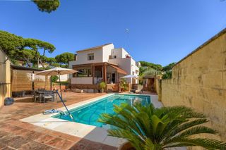 Chalet  Calle del pino rojo 1. Pinares de oromana, un privilegio vivir aquí