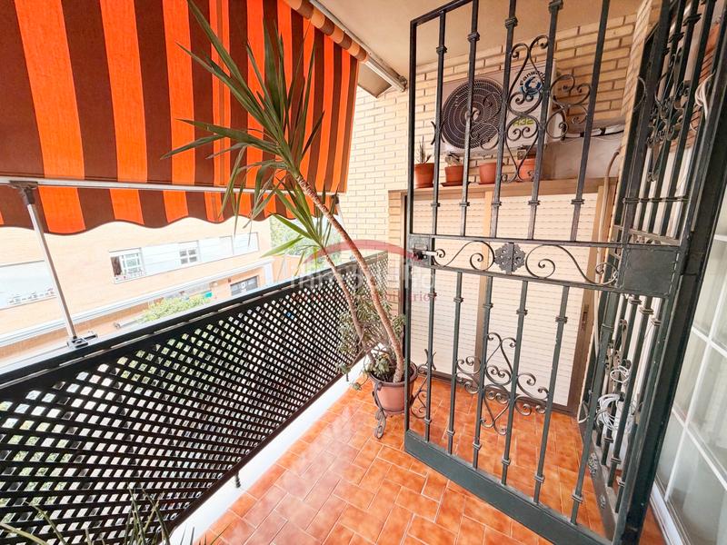 Foto 8558da86-e4f4-4839-872a-399fa37f9239. Etagenwohnung mit parking in La Calzada - La Florida Sevilla