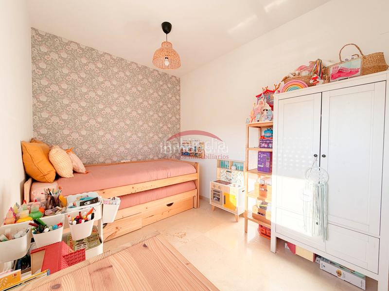 Foto 47835de4-d0e1-47bc-8a15-c95fb1bd05d0. Appartamento con parcheggio in colores - entreparques Sevilla