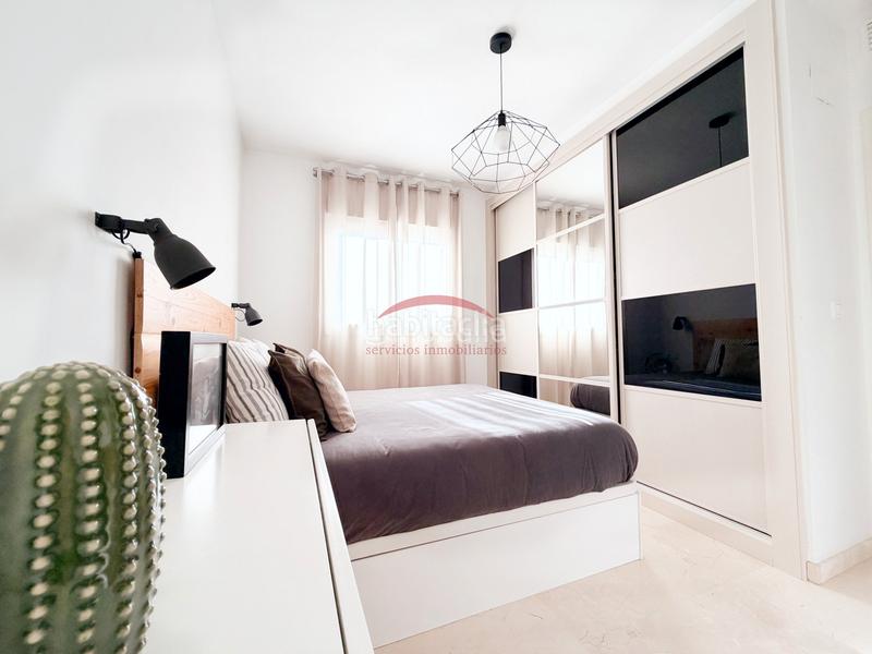 Foto a51d6a1b-2343-47a7-8c98-08f70a464b0a. Appartamento con parcheggio in colores - entreparques Sevilla