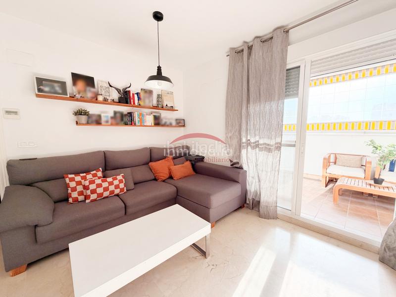 Foto eeca9722-3e9f-4a13-a7fa-3de6da223eb1. Flat with parking in colores - entreparques Sevilla