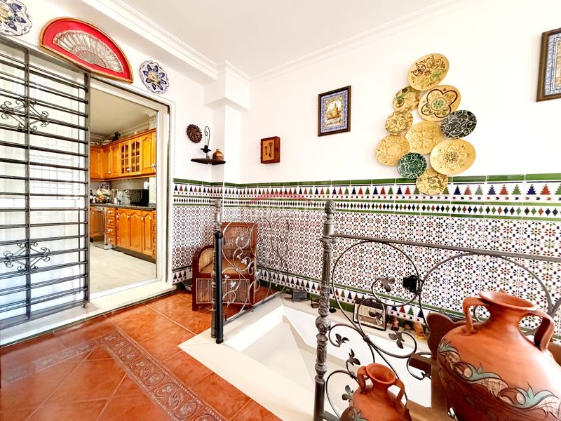 Foto 1d6d0041-d05d-4898-9e7c-631e73687c29. Casa a schiera con parcheggio in colores - entreparques Sevilla