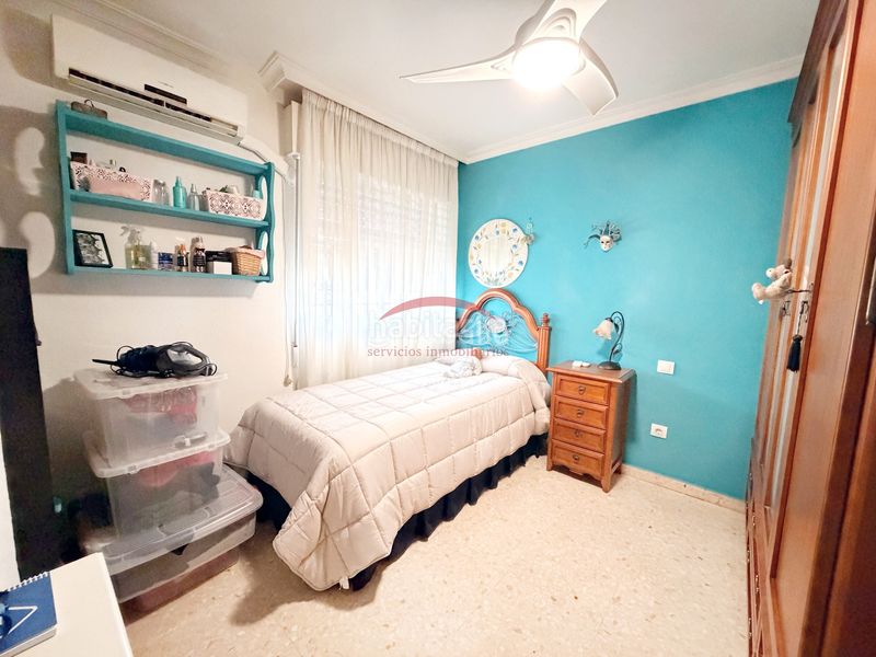 Foto b5133909-45dc-4cb5-a362-713fa7f9c907. Casa a schiera con parcheggio in colores - entreparques Sevilla