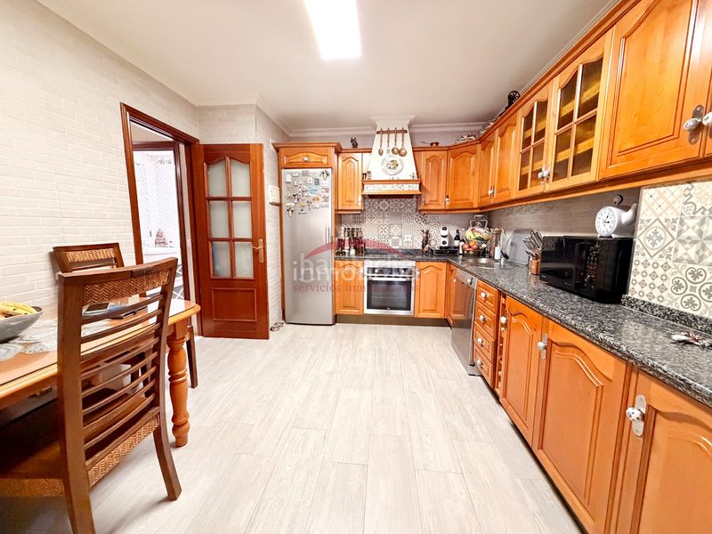 Foto bbc9363e-e2fc-48dd-ba3e-8890680daa6f. Casa a schiera con parcheggio in colores - entreparques Sevilla