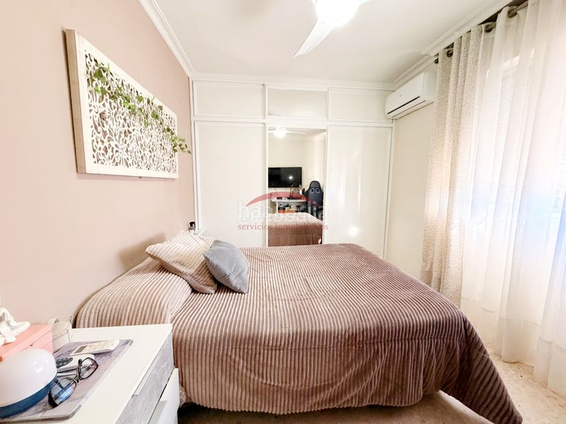 Foto f387c6fd-c3e0-49b8-abda-62cc3b6ad0d5. Casa a schiera con parcheggio in colores - entreparques Sevilla