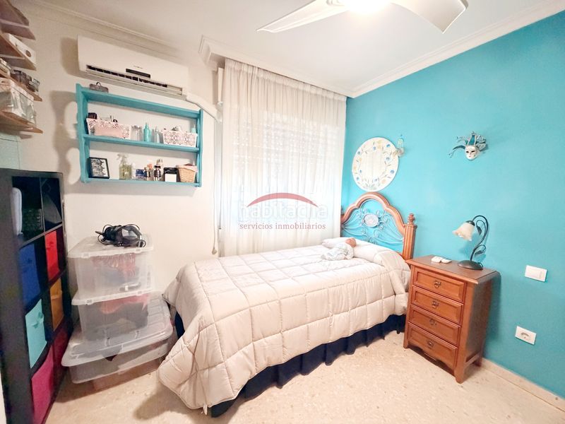 Foto 599a6809-2c11-4dcf-b7d1-709f0346eb71. Semi detached house with parking in colores - entreparques Sevilla