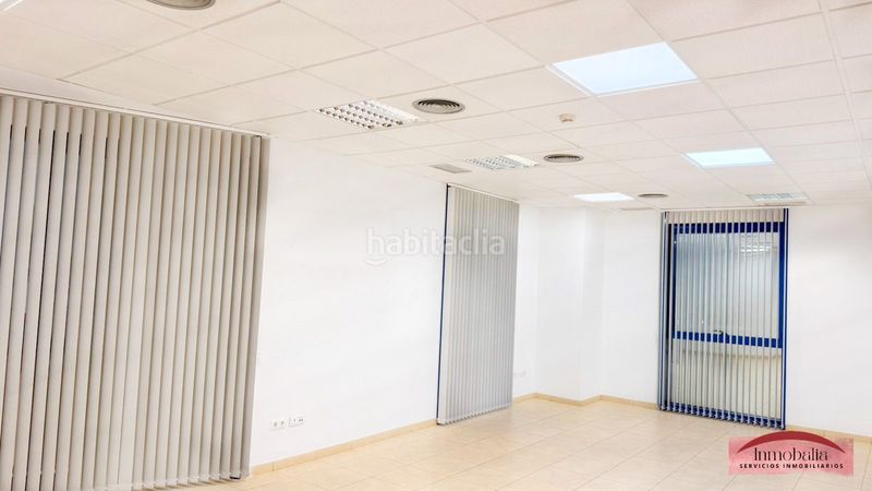 Foto 0bb05b6a-1c89-4eac-82b1-e80d7b821a4a. Miete büro mit parking in San Jerónimo - La Bachillera Sevilla