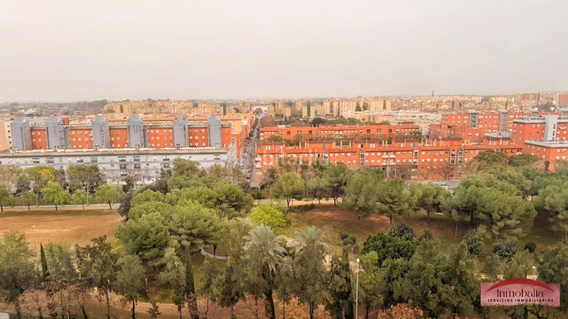 Foto ea1bef34-6d0b-499a-918f-53db66d2ad51. Miete büro mit parking in San Jerónimo - La Bachillera Sevilla