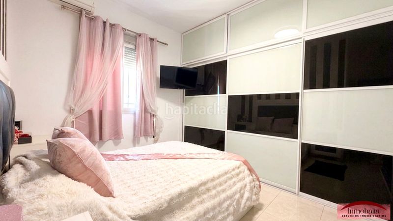 Foto 081f4e3f-3220-41c4-94be-85c30f73ab9a. Piso en colores - entreparques Sevilla