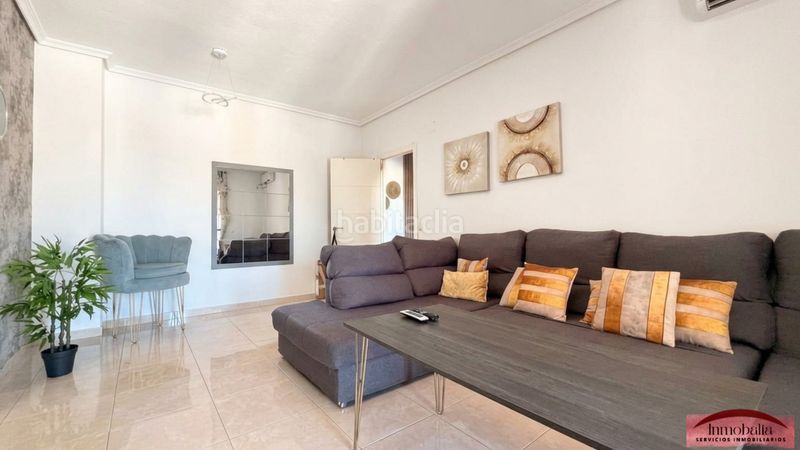 Foto 5a608ea5-a9a9-42ab-b97f-71a62af03c8c. Piso en colores - entreparques Sevilla