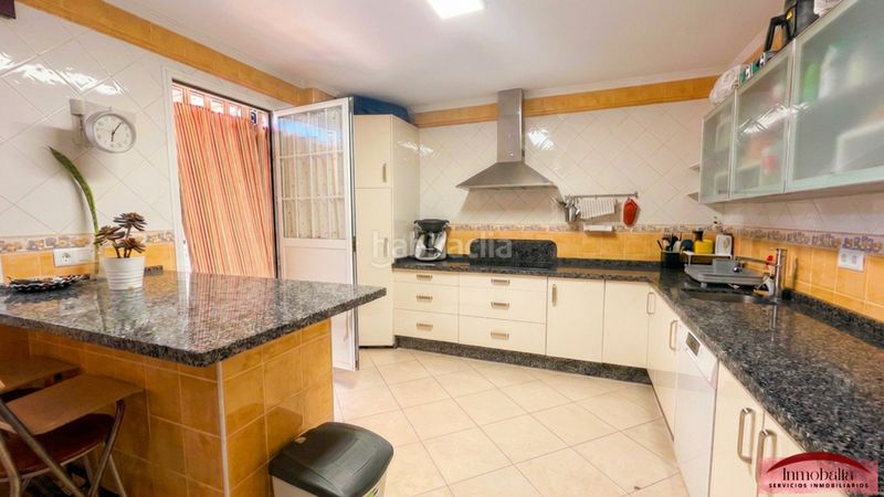 Foto 9a26d94e-dbb6-4904-9b27-abebc0814746. Casa adossada amb aparcament a Valdezorras - El Gordillo Sevilla