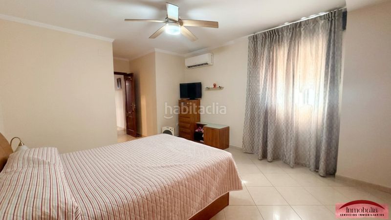 Foto b767c135-48b4-4093-a158-23e6db976eac. Casa adossada amb aparcament a Valdezorras - El Gordillo Sevilla