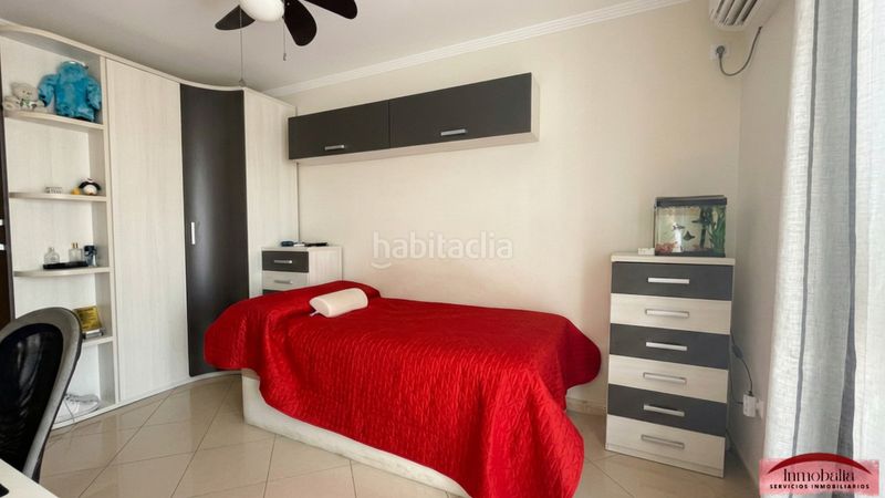 Foto c2a0afd1-a75e-454e-abdc-786b5a7fac2f. Casa adossada amb aparcament a Valdezorras - El Gordillo Sevilla