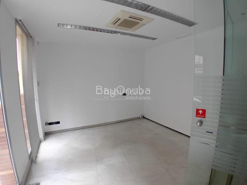 Foto c2e2fc8d-0b42-4fb1-a6e3-4a4d247a97f8. Geschäftsraum in Centro Huelva