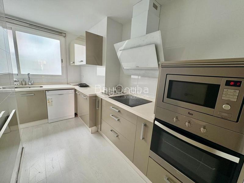 Foto 621b66e9-bf3e-46ac-84d7-fe8cf9405776. Flat with parking in Isla Chica Huelva