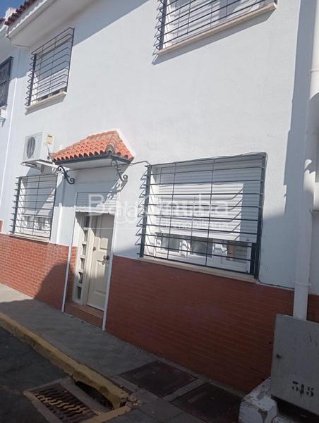 Foto a842aa78-ccbe-49da-8f07-ff49556edd0f. Maison jumelée dans Núcleo Urbano Aljaraque