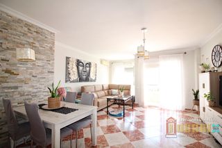 Piso en Tres Ventanas. Piso reformado de 3 dormitorios con ascensor en zona tres ventan