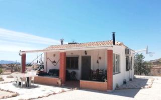 Xalet  Diseminado el salao. .