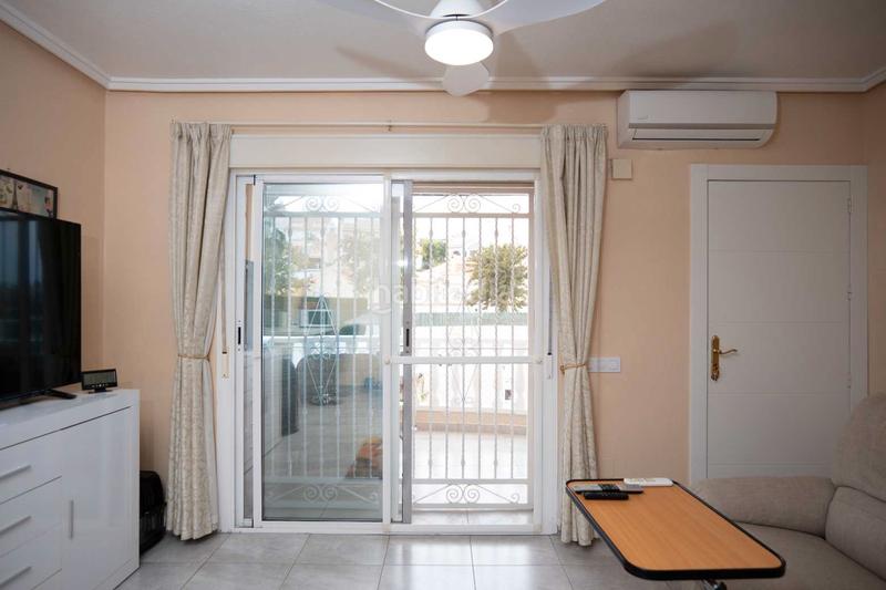 Foto f7e019b8-451e-4617-83d8-f8f9e39ef035. Apartamento . en Rojales