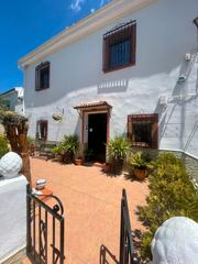 Chalet in Priego de Córdoba. .