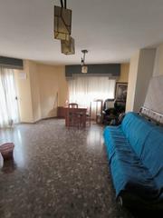 Appartement à Piscinas. Amplio piso exterior con 4 habitaciones y ascensor en el corazón
