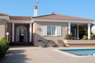 Chalet in Cala en Blanes. .