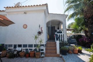 Casa adossada en El Pinar de Campoverde. .