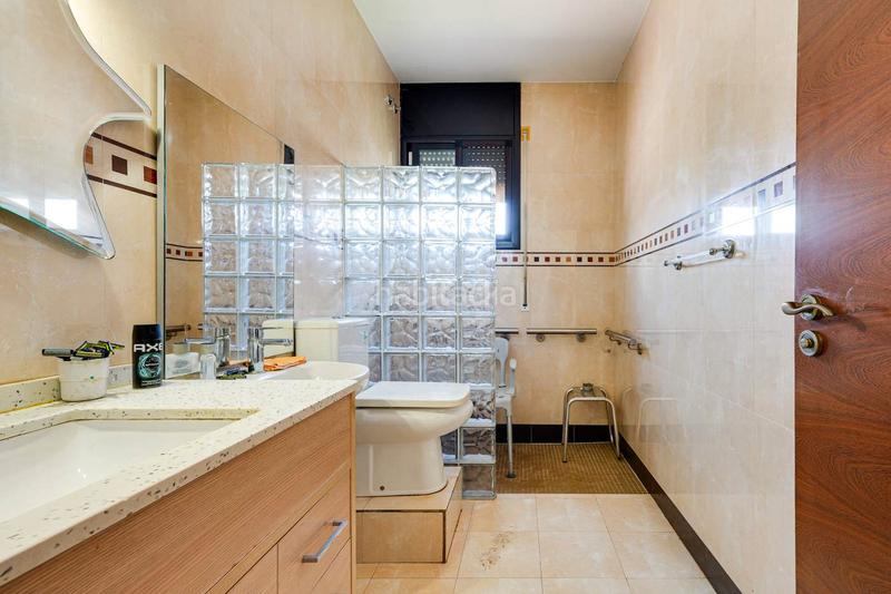 Foto 8b94a94e-2acb-42a6-8e0c-e17abae32db6. Xalet amb aparcament piscina a Roda de Barà