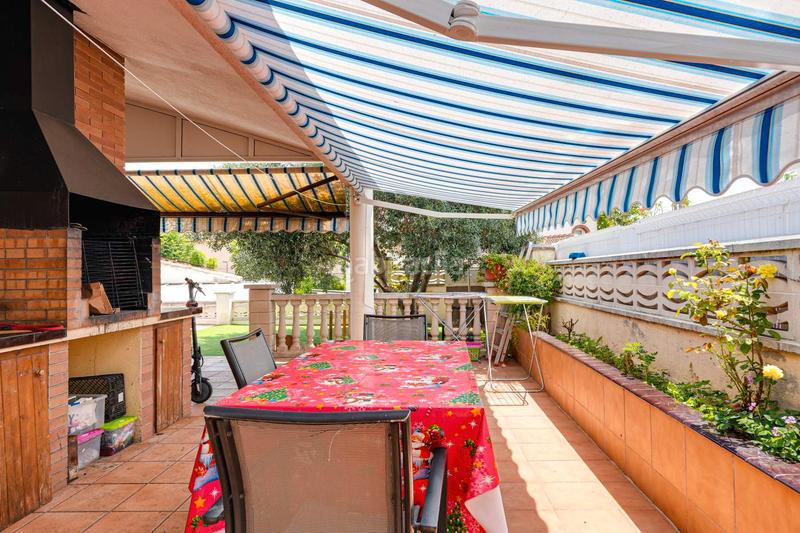 Foto f763272a-3081-46cb-b69a-9068dc6259e9. Xalet amb aparcament piscina a Roda de Barà