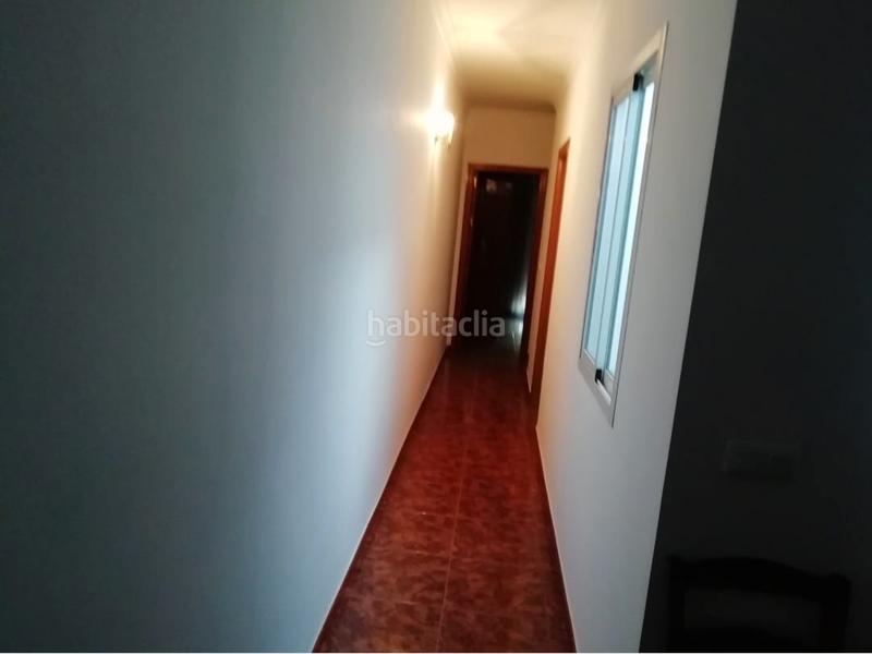 Foto 6e2face4-5f74-4233-a0d5-2d8ca844c633. Maison jumelée avec parking dans Cuevas de San Marcos