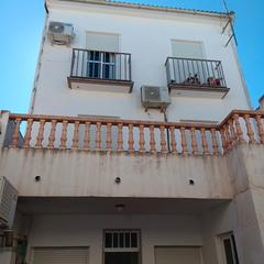 Maison jumelée à Cuevas de San Marcos. .