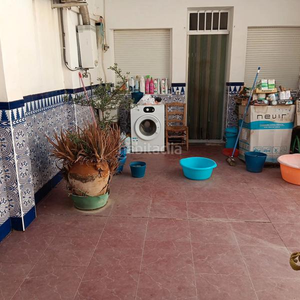 Foto f6224d72-5535-40a1-aebd-cd58d139451e. Maison jumelée avec parking dans Cuevas de San Marcos