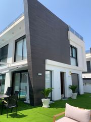 Chalet en Monte y Mar