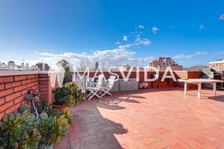 Penthouse in Centre. Nuda propiedad  piso en esplugues de llobregat  475.000