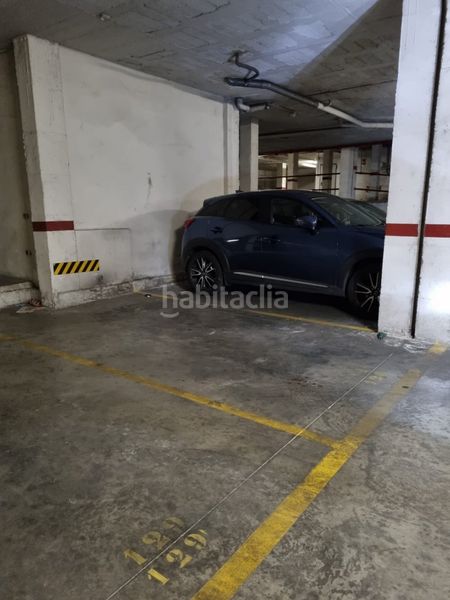 Foto f0689fe7-923c-4dbd-abfa-65ec33fc24ef. Aparcament cotxe a Centro - Doña Mercedes Dos Hermanas
