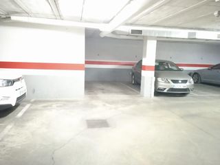 Miete Autoparkplatz  Avenida reyes catolicos. Se alquila plaza de garaje 10m2 avda. reyes católicos