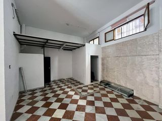 Local Comercial en Centro. Un local, mil posibilidades en antequera
