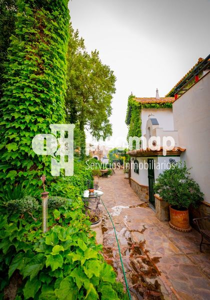 Foto b95351ee-880d-4cf3-b63f-64b49cf2811f. Masia amb aparcament piscina a Casco Histórico Antequera