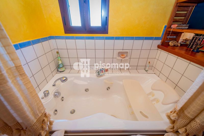 Foto d4dee22f-5ca4-4c5a-af0b-d54ed1d84497. Masia amb aparcament piscina a Casco Histórico Antequera