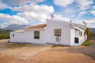 Casale in Bobadilla - Bobadilla Estación - La Joya. Venta de finca rustica en la zona de la sierra del torcal